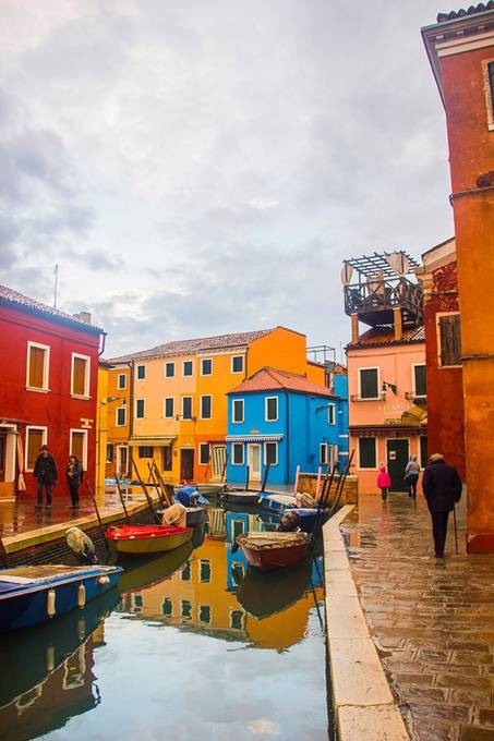 092557baoxaydung image005 Cùng nhìn qua màu sắc rực rỡ của những ngôi nhà ở đảo nhỏ Burano, Italy