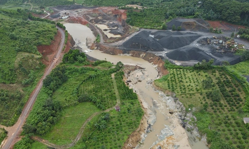 Gia Lai: Nguyên nhân sạt lở đất gần mỏ đá ở huyện Mang Yang