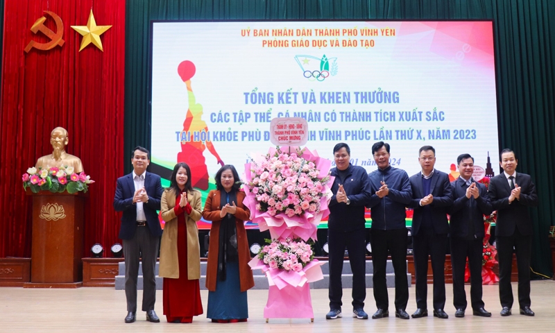Vĩnh Yên (Vĩnh Phúc): Khen thưởng 95 học sinh và giáo viên có thành tích xuất sắc tại Hội khoẻ Phù Đổng tỉnh lần thứ X