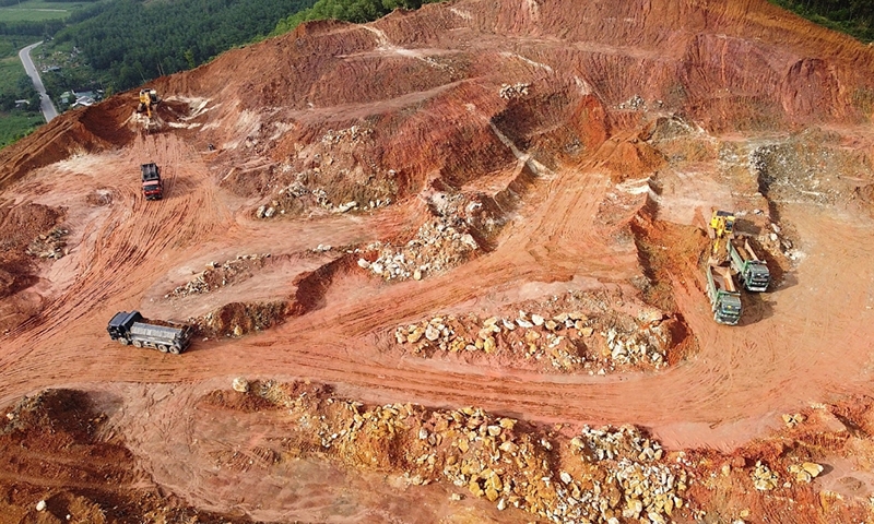 Quảng Ngãi đấu giá thành công loạt mỏ đất chưa thăm dò trữ lượng