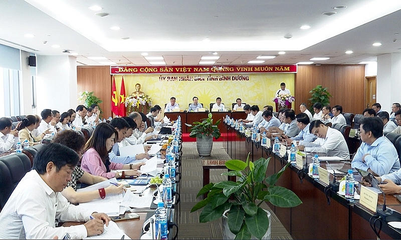 Minister Nguyen Thanh Nghi meets representatives of Binh Duong, Dong Nai, and Tien Giang provinces