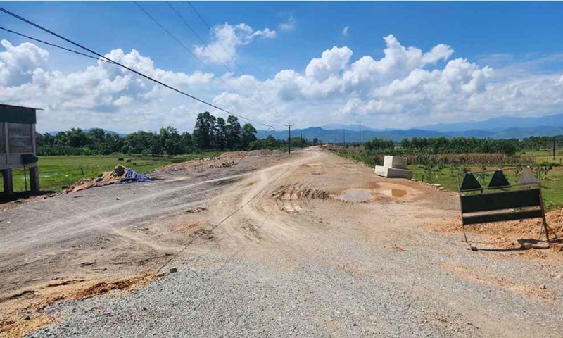 Hà Tĩnh: Phê bình Ban Quản lý dự án đầu tư xây dựng công trình giao thông tỉnh và UBND huyện Hương Khê