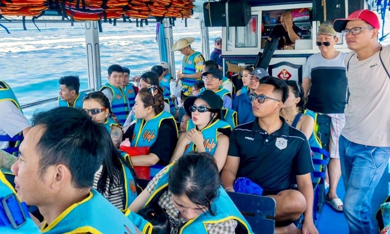 Khánh Hòa: Tăng cường các biện pháp đảm bảo phục vụ khách du lịch trong dịp lễ 30/4 và 1/5