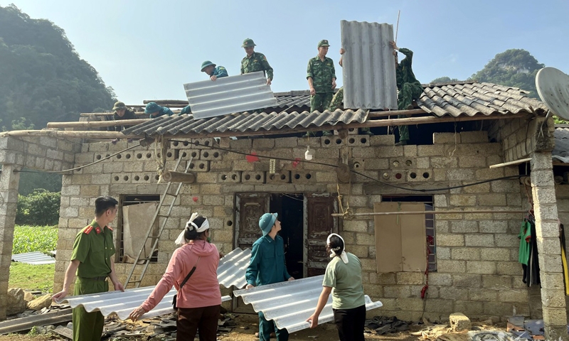Hình ảnh xúc động sau cơn dông lốc lịch sử tại Cao Bằng