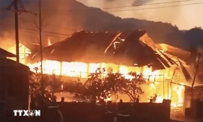 Lai Châu: Chập điện gây hỏa hoạn thiêu rụi toàn bộ một ngôi nhà sàn