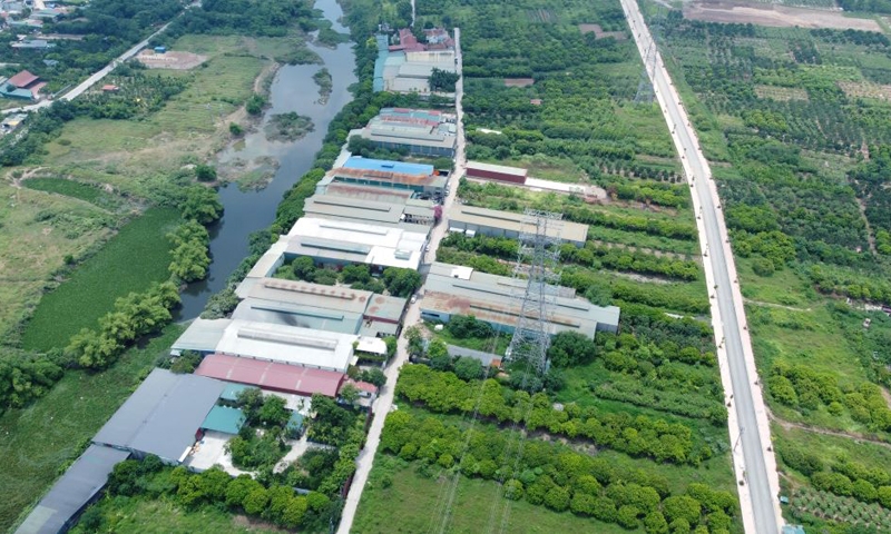 Hoài Đức (Hà Nội): Hàng loạt nhà xưởng mọc trên đất nông nghiệp, xâm lấn hành lang sông Đáy