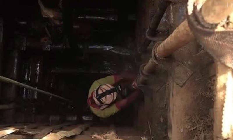 Bên trong khu mỏ ngầm 'nguy hiểm chết người' chứa đầy đá quý hiếm của Sri Lanka